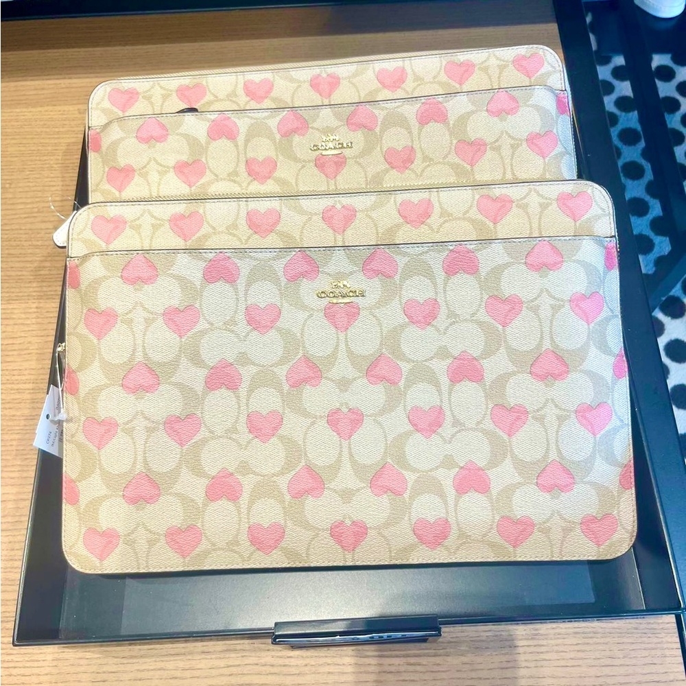 NWT Coach Laptop Sleeve In Signature With Heart Print CP374 ( fits 13" Laptop )